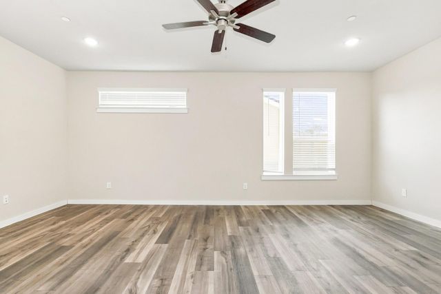 341 N Centro Circle, Shenandoah, TX 77385