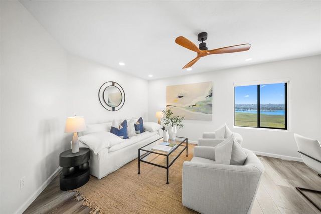 3955 Honeycutt St 202, San Diego, CA 92109