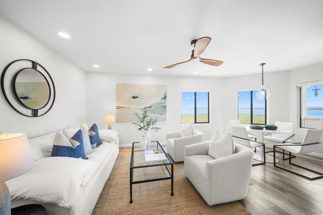 3955 Honeycutt St 202, San Diego, CA 92109