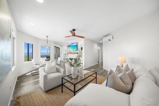 3955 Honeycutt St 202, San Diego, CA 92109
