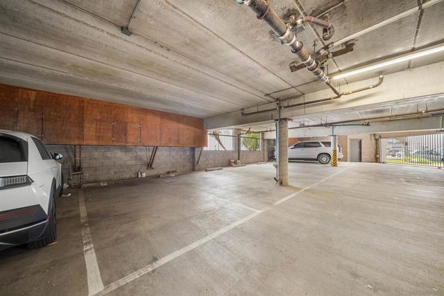 3955 Honeycutt St 202, San Diego, CA 92109
