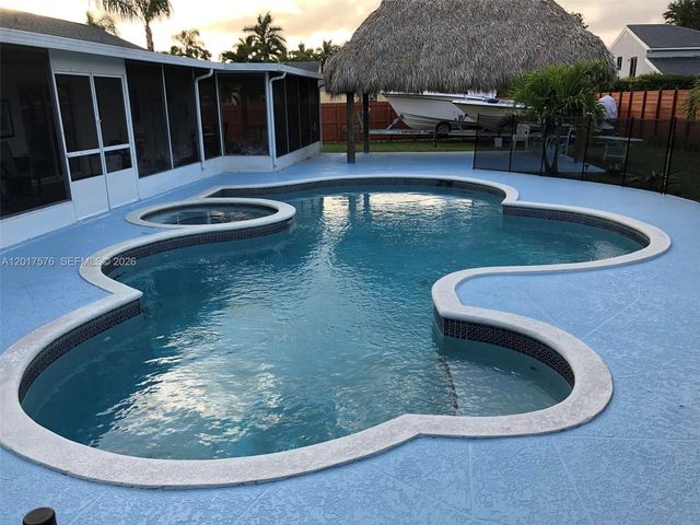 15481 SW 155th Ter, Miami, FL 33187