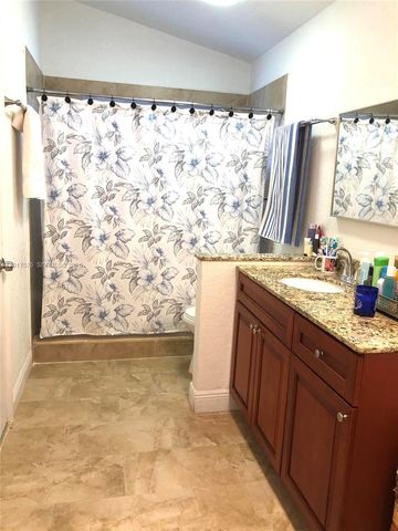 15481 SW 155th Ter, Miami, FL 33187
