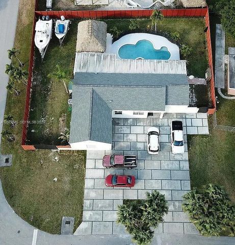 15481 SW 155th Ter, Miami, FL 33187