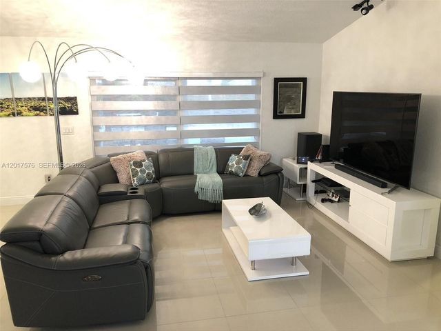 15481 SW 155th Ter, Miami, FL 33187