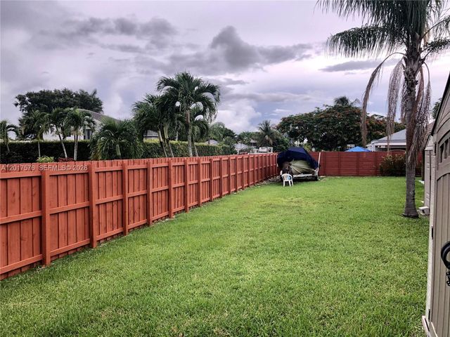 15481 SW 155th Ter, Miami, FL 33187