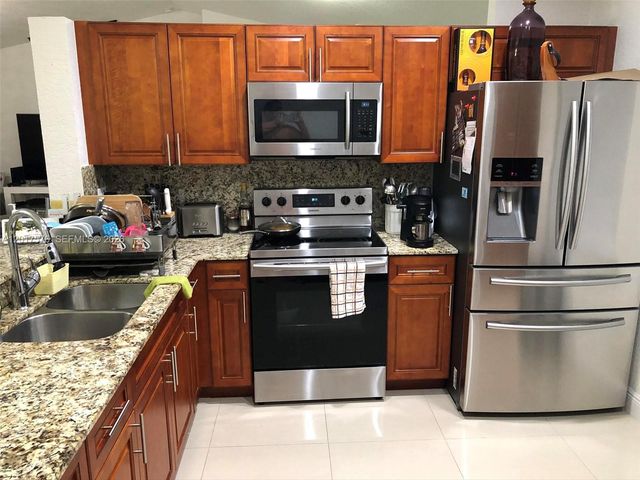 15481 SW 155th Ter, Miami, FL 33187