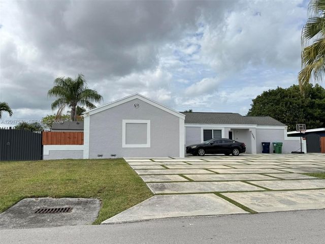 15481 SW 155th Ter, Miami, FL 33187