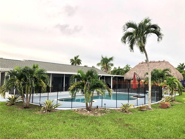 15481 SW 155th Ter, Miami, FL 33187