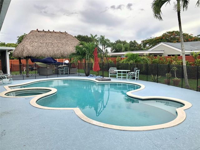 15481 SW 155th Ter, Miami, FL 33187