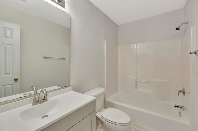 8114 Shadow Oak Drive, North Charleston, SC 29406