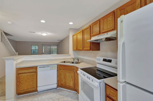 8114 Shadow Oak Drive, North Charleston, SC 29406