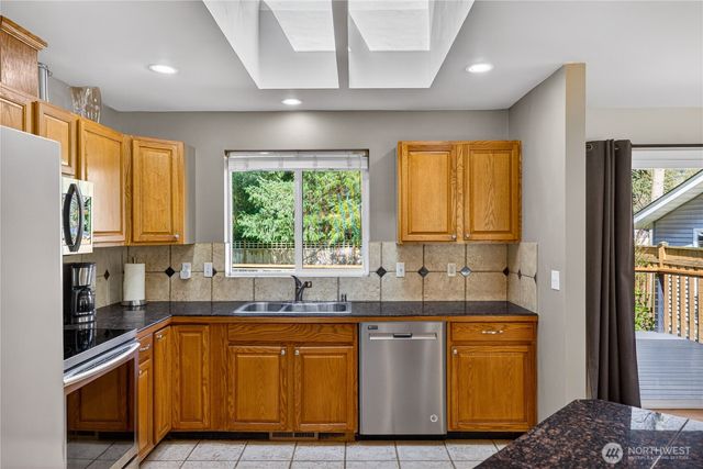 333 Lakeside Drive, Sedro Woolley, WA 98284