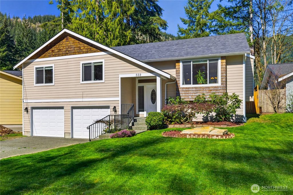 333 Lakeside Drive, Sedro Woolley, WA 98284