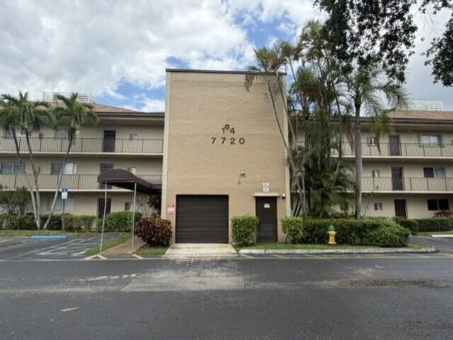 7720 NW 50th Street 107, Lauderhill, FL 33351