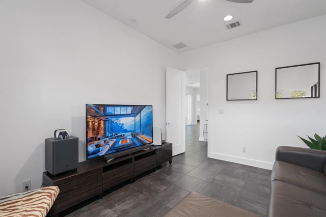 8600 Kelly CV N, Jonestown, TX 78645