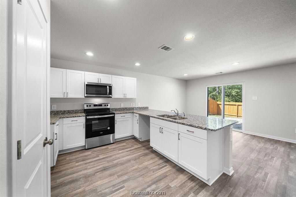 5597 Fox Bluff Drive, Bryan, TX 77807 — photo 4