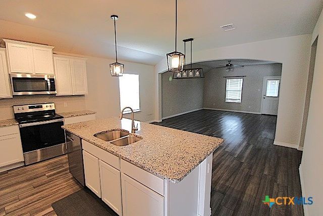 134 Minnie J Loop, Copperas Cove, TX 76522