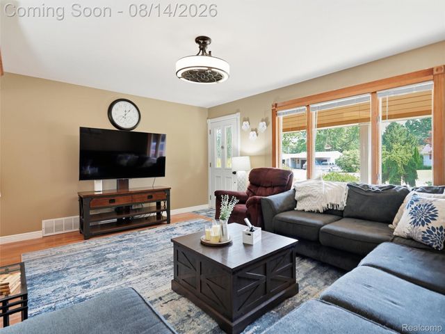4855 Cecelia Ann Avenue, Independence Charter Township, MI 48346