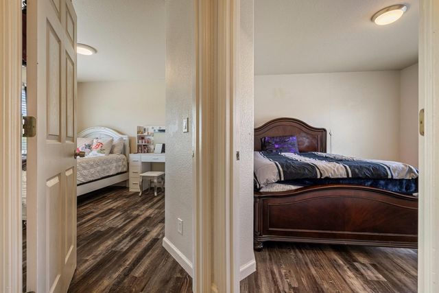 998 E J St, Oakdale, CA 95361