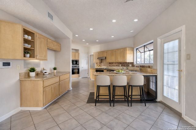 3915 Creek Point, San Antonio, TX 78230