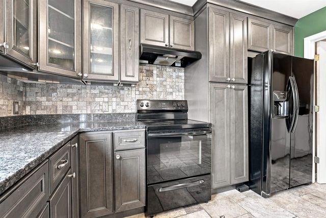 5064 Meadow Crest Circle, Grand Blanc Twp, MI 48442