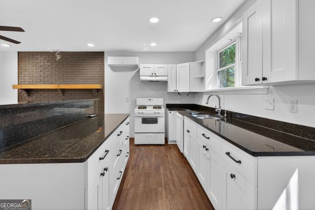 671 Ginger Cake Road, Fayetteville, GA 30214