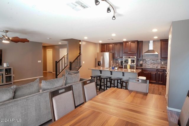 896 S Pheasant Drive, Gilbert, AZ 85296