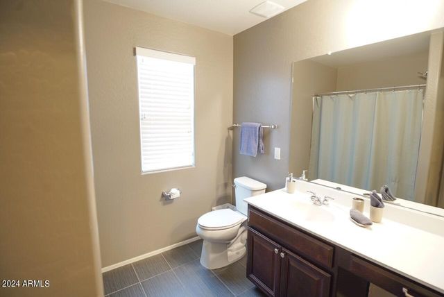896 S Pheasant Drive, Gilbert, AZ 85296