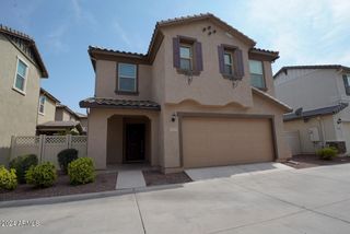 896 S Pheasant Drive, Gilbert, AZ 85296