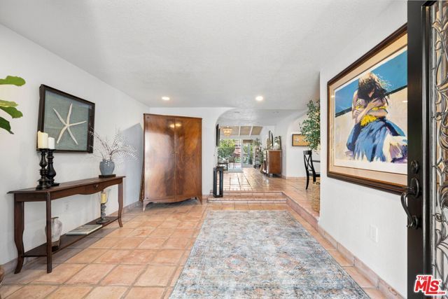 213 Via Cordova, Newport Beach, CA 92663