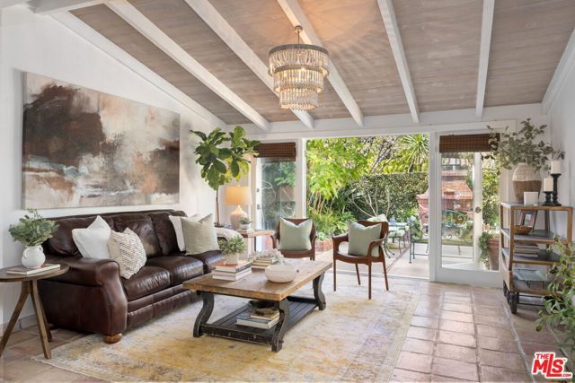 213 Via Cordova, Newport Beach, CA 92663