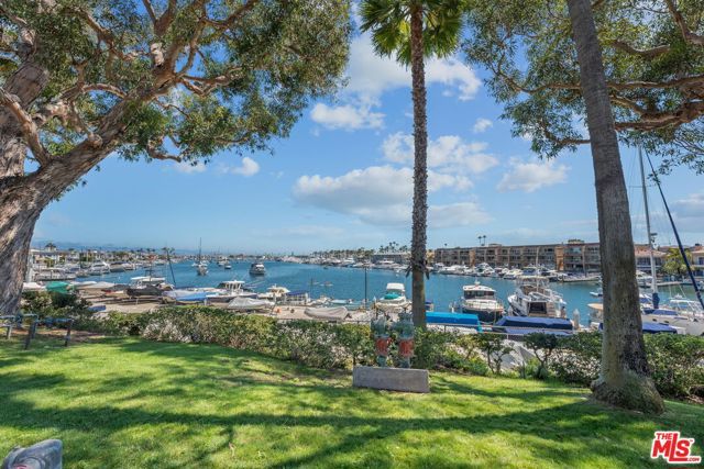 213 Via Cordova, Newport Beach, CA 92663