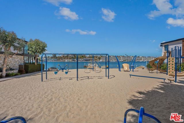 213 Via Cordova, Newport Beach, CA 92663