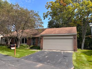 6348 Greenway Drive Se, Cascade Twp, MI 49546