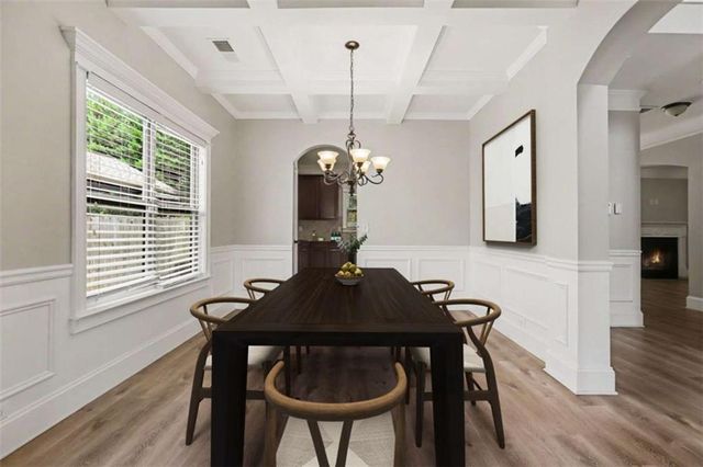 302 Kells Ct., Woodstock, GA 30188