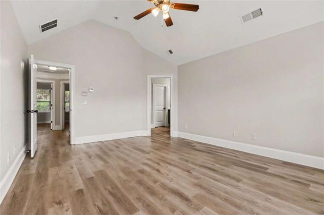 302 Kells Ct., Woodstock, GA 30188