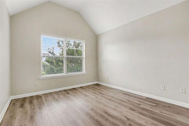 302 Kells Ct., Woodstock, GA 30188