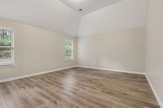 302 Kells Ct., Woodstock, GA 30188