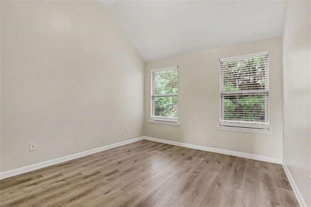 302 Kells Ct., Woodstock, GA 30188