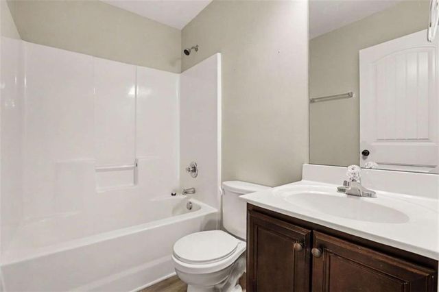 302 Kells Ct., Woodstock, GA 30188