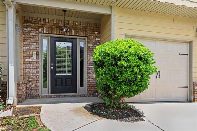 302 Kells Ct., Woodstock, GA 30188
