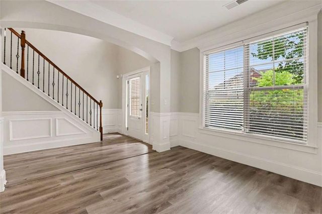 302 Kells Ct., Woodstock, GA 30188