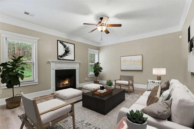 302 Kells Ct., Woodstock, GA 30188