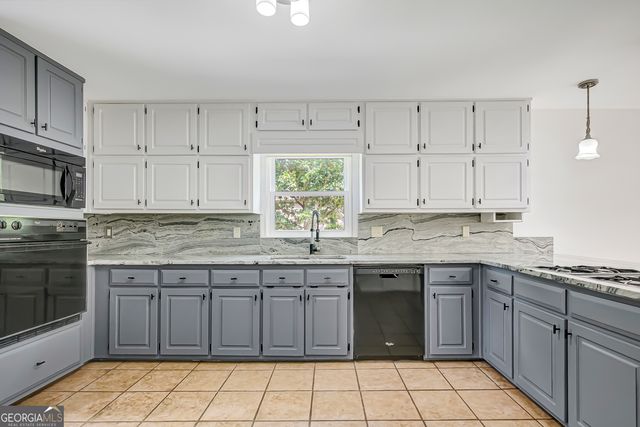 195 Blackberry Run, Fayetteville, GA 30214