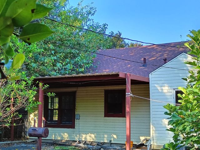 3213 8th Avenue, Fort Worth, TX 76110