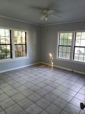 3213 8th Avenue, Fort Worth, TX 76110