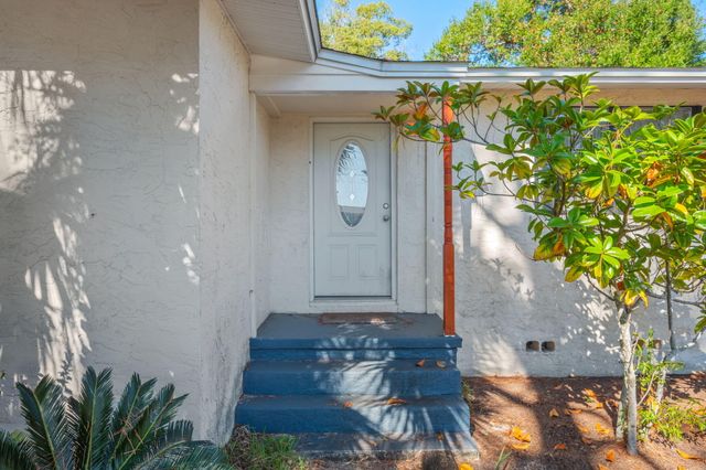 226 NE Beachview Drive, Fort Walton Beach, FL 32547