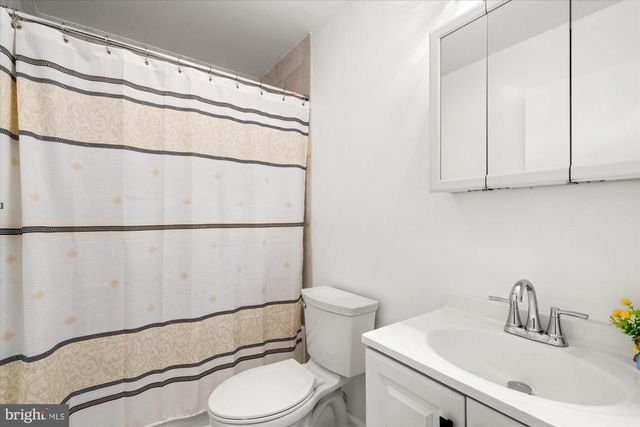 3908 ELMWOOD DR, Alexandria, VA 22303