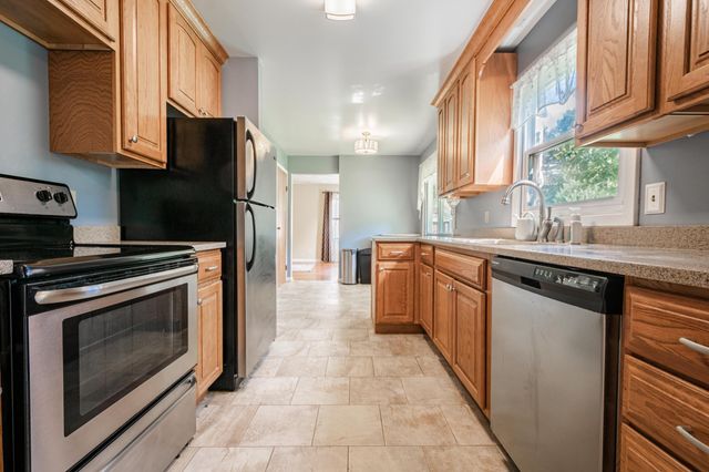102 Lincolnwood Drive, Battle Creek, MI 49015